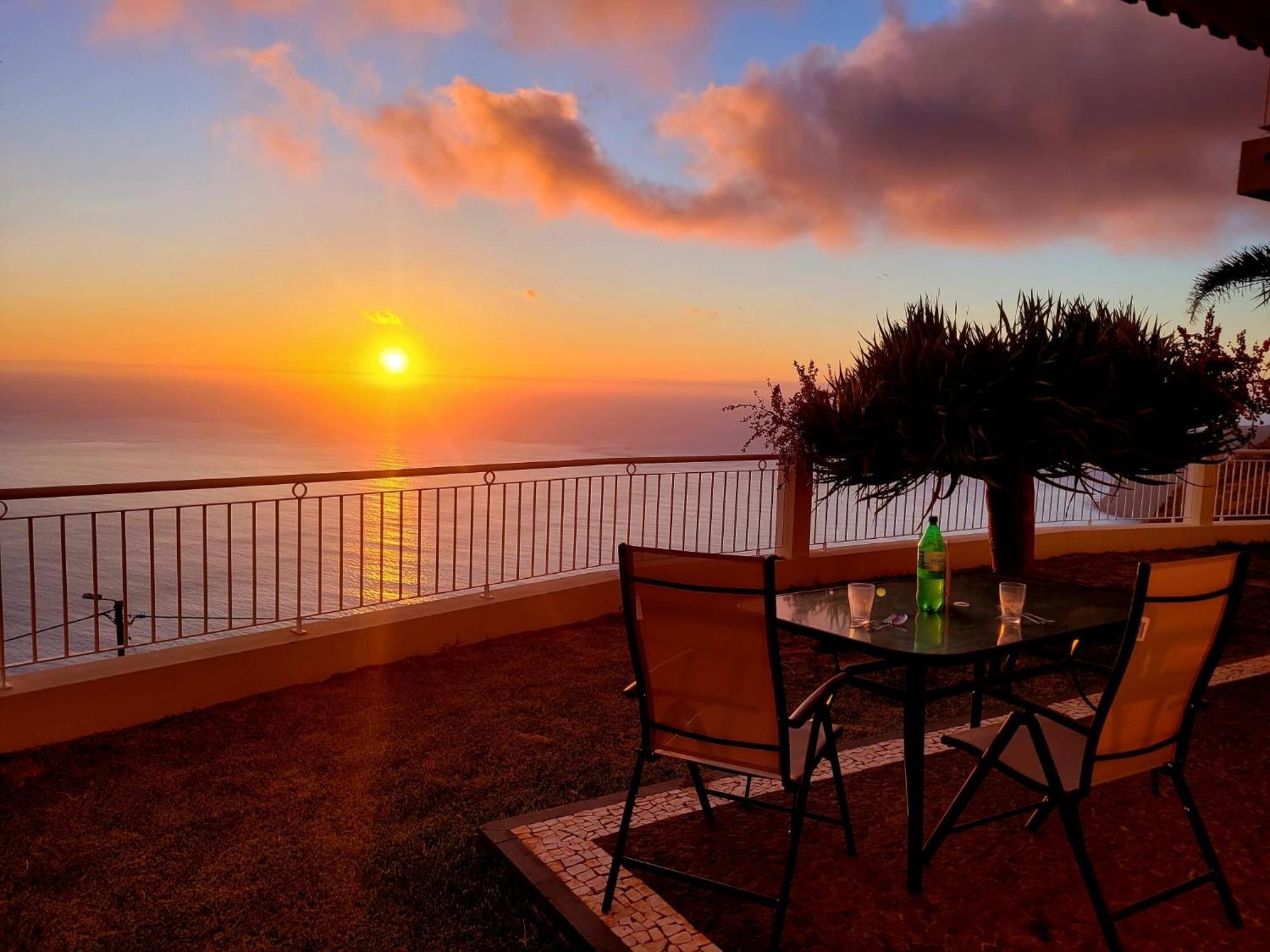 The Best Sea View In Madeira - Casa Farol Fajã da Ovelha Esterno foto